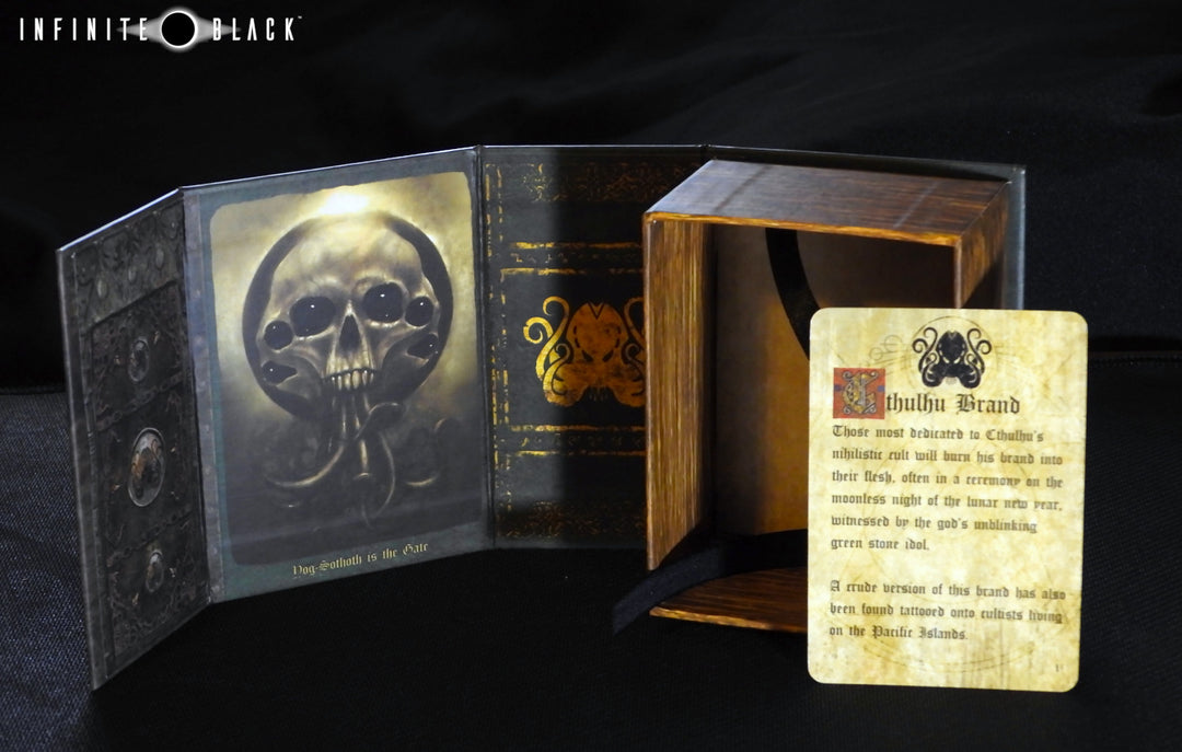 Grimoire Deck Box Brand of Cthulhu | Infinite Black Grimoire Deck Box Brand of Cthulhu | Infinite Black